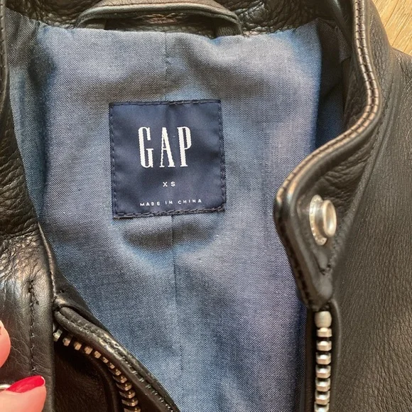 GAP Black Leather Jacket - Picture 6 of 11